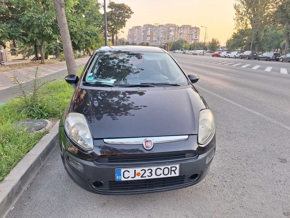 Vand fiat punto 1.4 cu gaz 2011