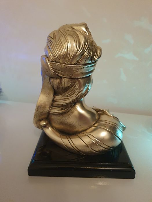 Statueta Justitiara / Cornul Abundentei