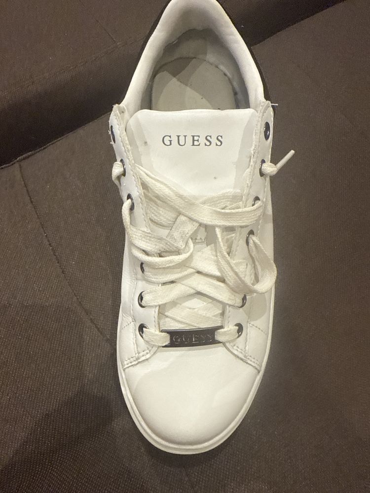 Обувки GUESS 40 номер