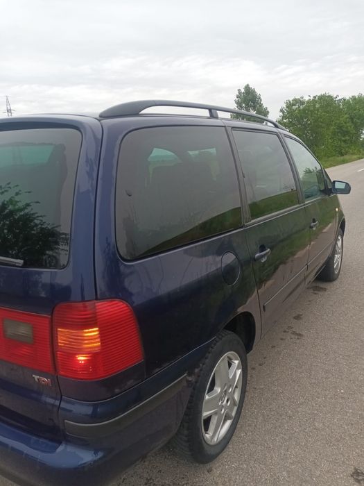 Vând Volkswagen Sharan