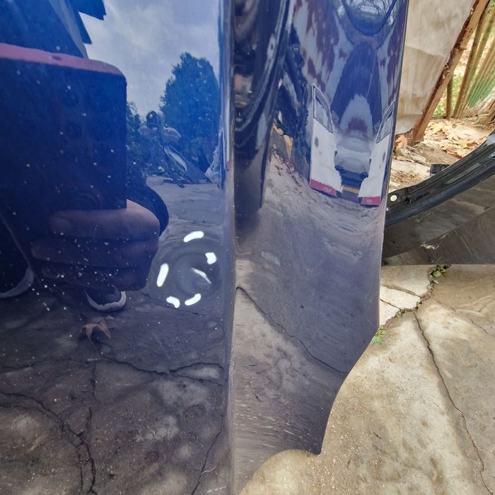 Tesla Y ляв калник