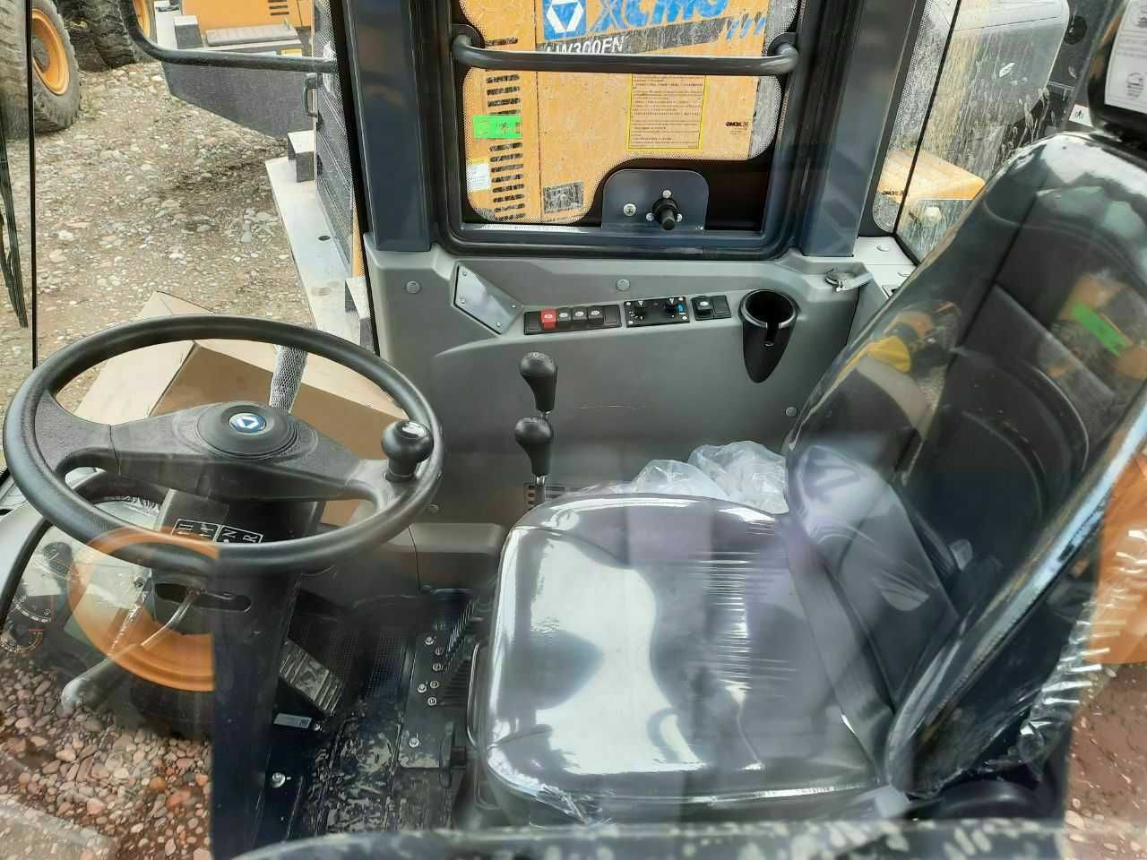 XCMG LW300FN 1.8 куб рычаг. бизда бошка турдаги махсус техникалар бор.