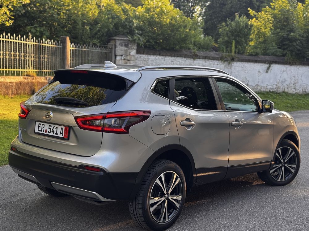 Nissan Qashqai 4x4 Diesel/ Model Tekna /Panoramic/Distronic/Line assit