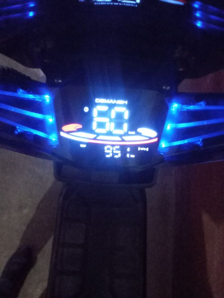 Elektro skuter Duga Tesla,(yangi)