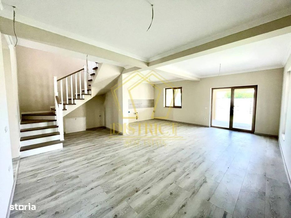 Casa despărțită prin garaj cu 5 camere | Giroc