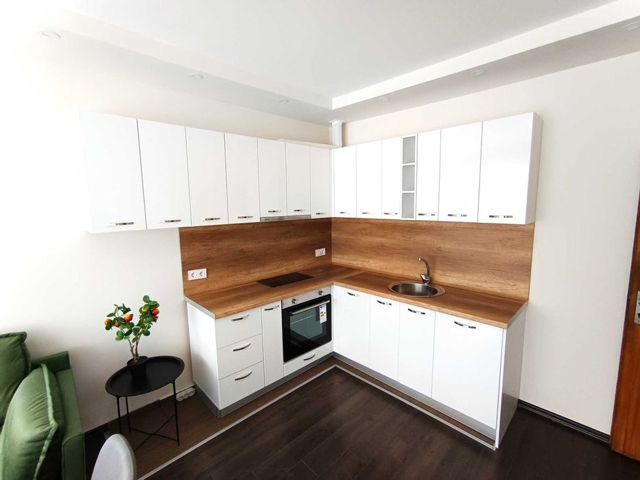 Продава се Тристаен апартамент в София, Лозенец - 70 кв.м за 2029 €/кв.м - Снимка #1