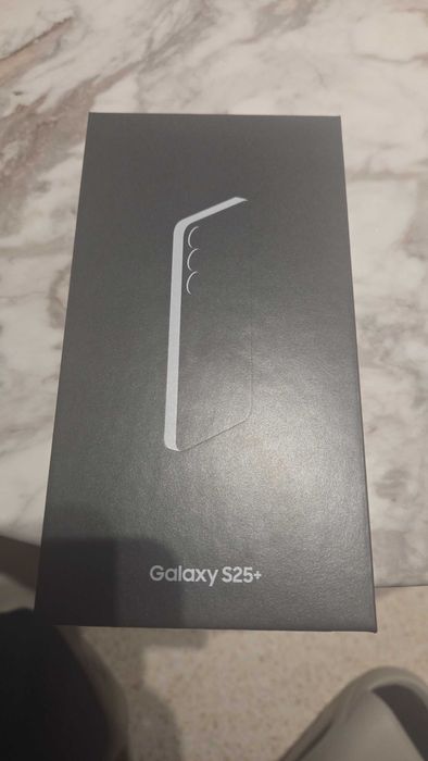 Продавам Samsung galaxy s25 plus с гаранция