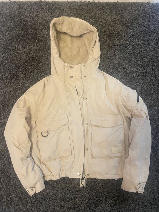 Дамско яке от Bershka