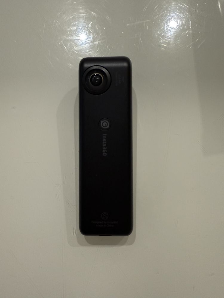 Insta 360 Nano S камера 360 для айфона