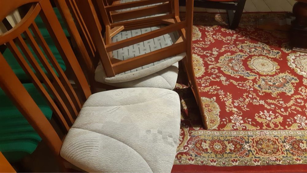 Scaune lemn masiv Nuc Reincleiate