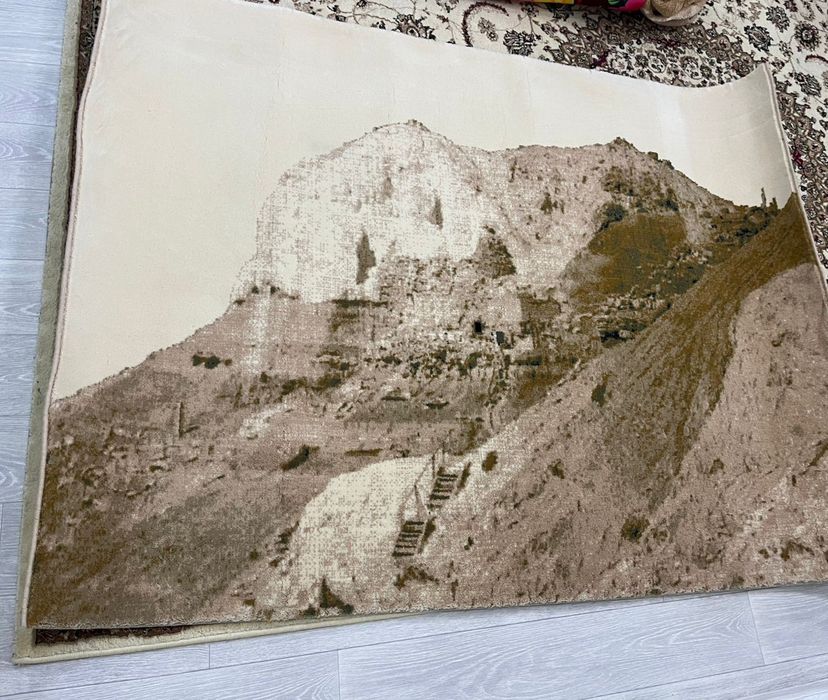 Продам ковёр (1,5-2)