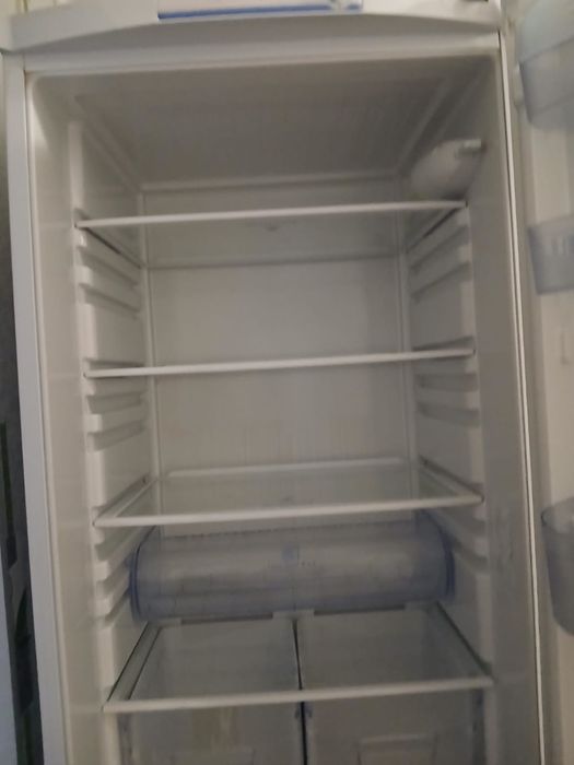 Продам холодильник indesit б/у