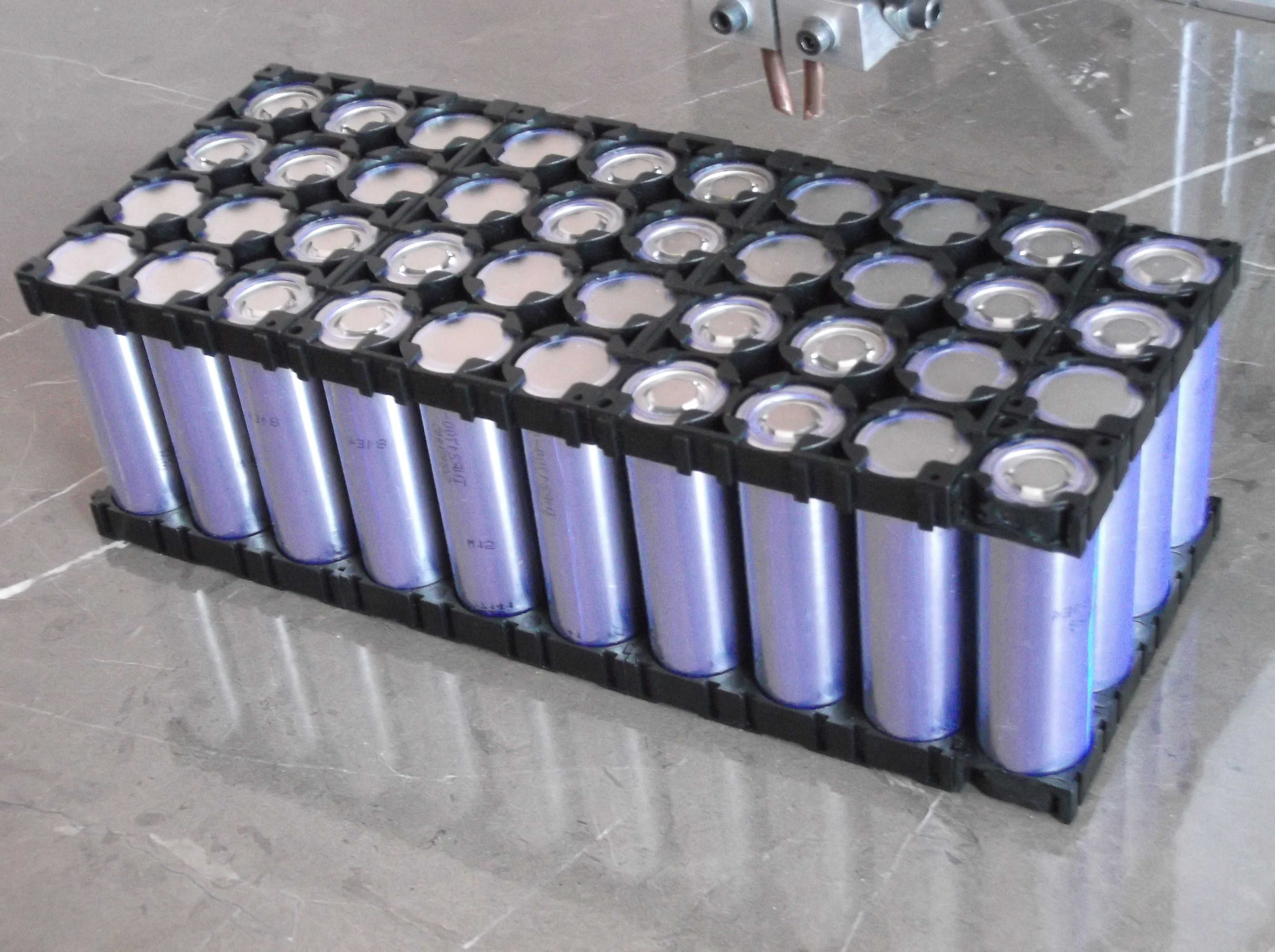 Изработване на Li-ion пакети. Ремонт на батерии на винтоверти и др.
