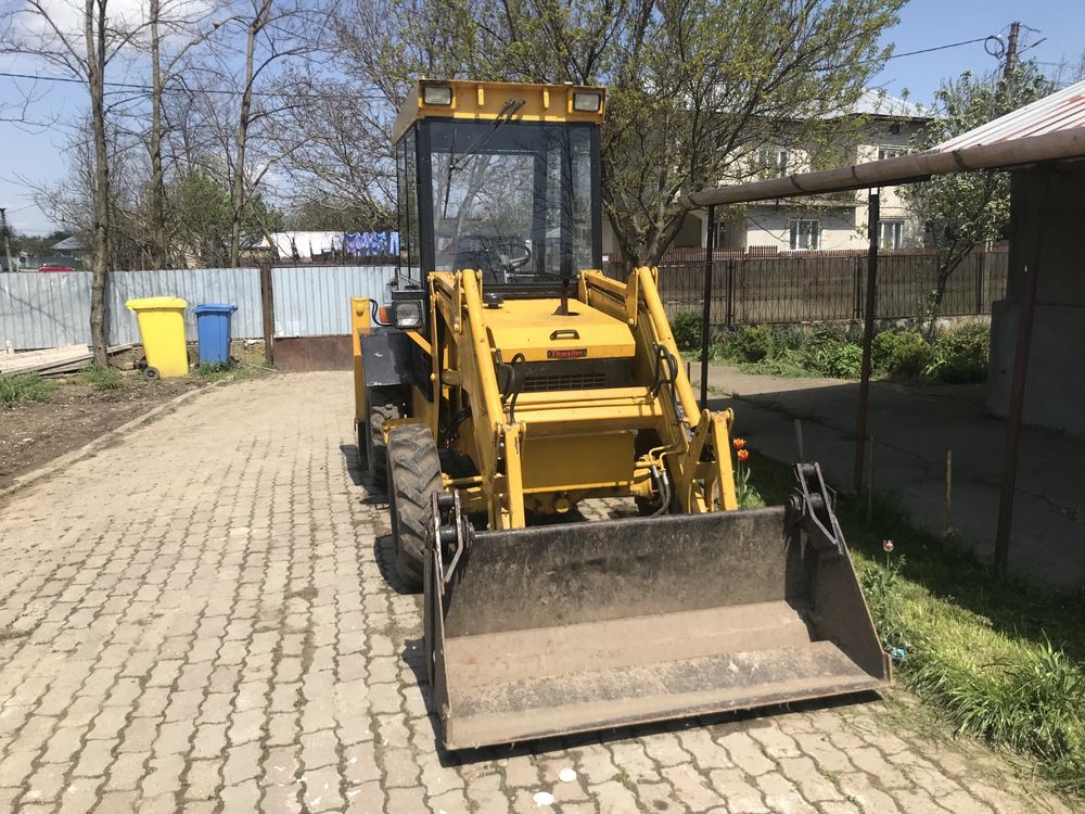 Prestări servicii Buldoexcavator