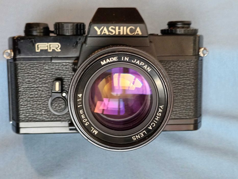 Aparat foto cu filn yashica FR + obictiv Ml 1.4 / 50