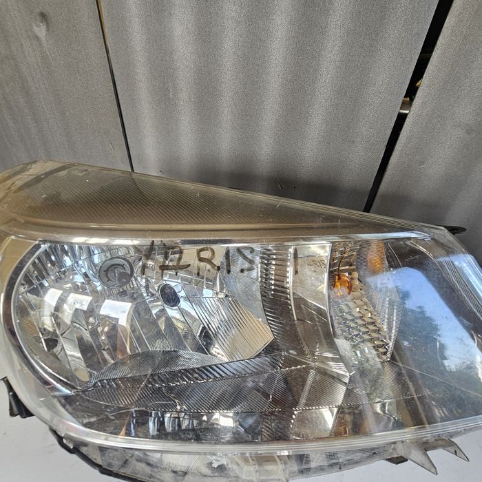 Преден десен фар за Toyota  Yaris 3