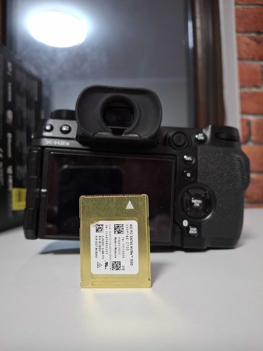 Card si Reader CF Express Type B 2TB
