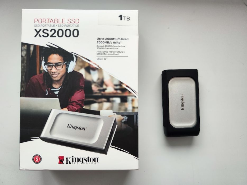 Внешний SSD Kingston SX2000