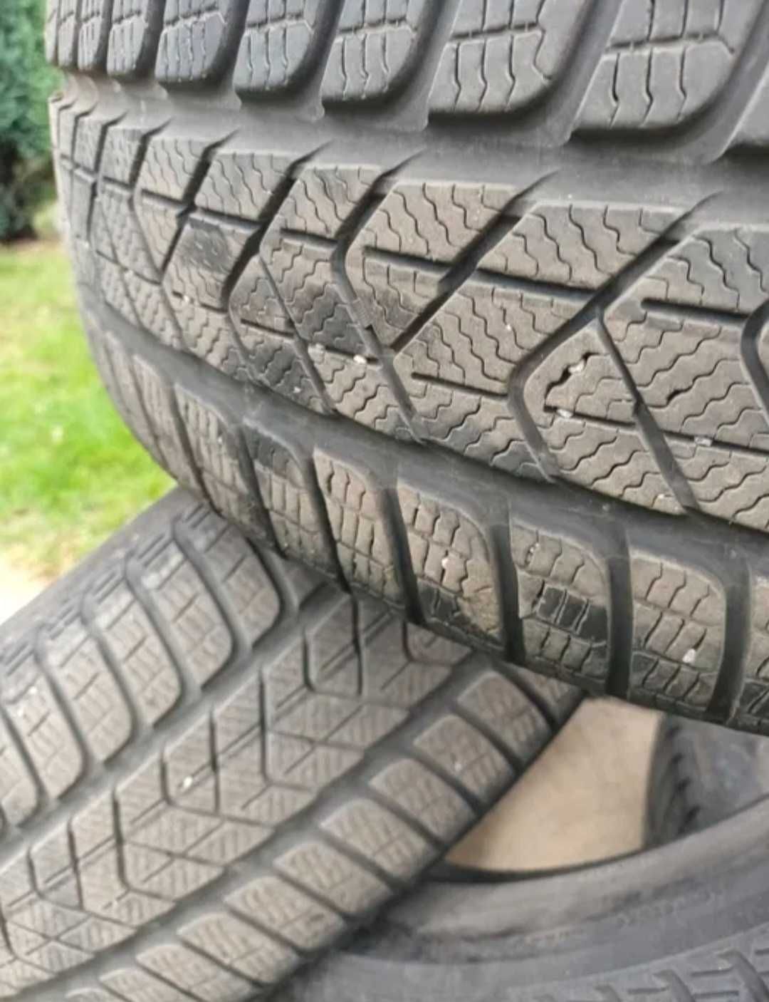 Зимни гуми 225/60/18
PIRELLI S0TTOZERO 3 дот 2018 5мм грайфер