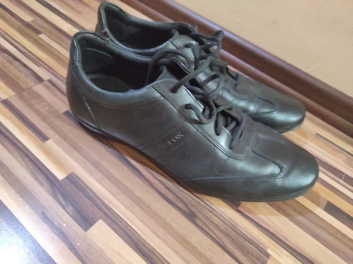 Pantofi sport piele Geox ,mărimea 42/42,5
