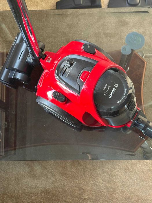 Пылесос ишлаши яхши bosch