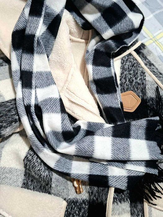 Стильное зимнее пальто на мальчика или девочку и шарф кашемир