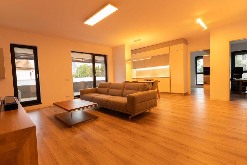 ISHO - apartament 3 camere, utilat, mobilat, proprietar, balcon mare