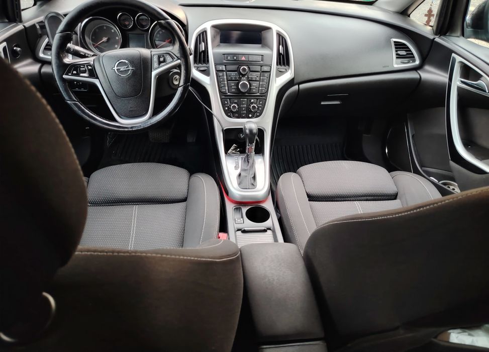 Opel Astra J Sports Tourer Automata