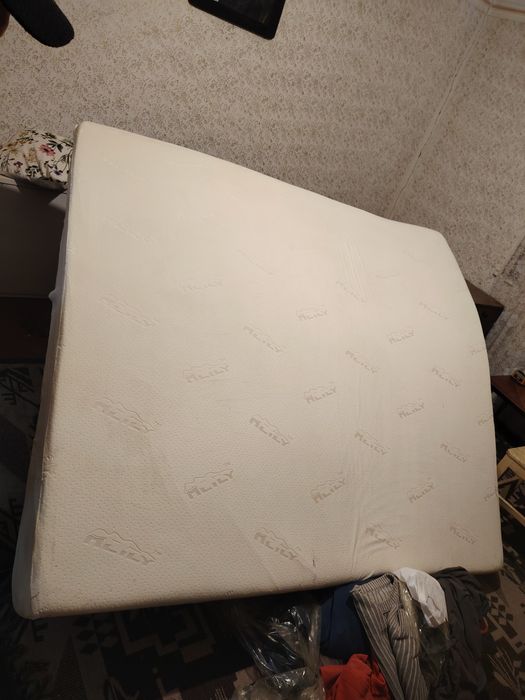 Pat cu saltea împreună