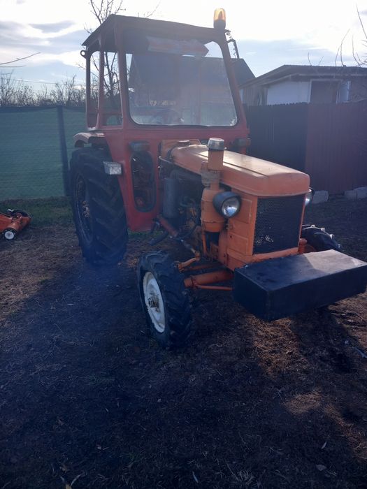 Vand Tractor Renault super 6