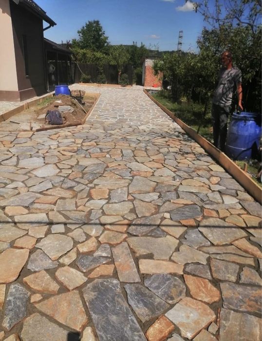 Piatră naturală de munte tranport si montaj in toata tara