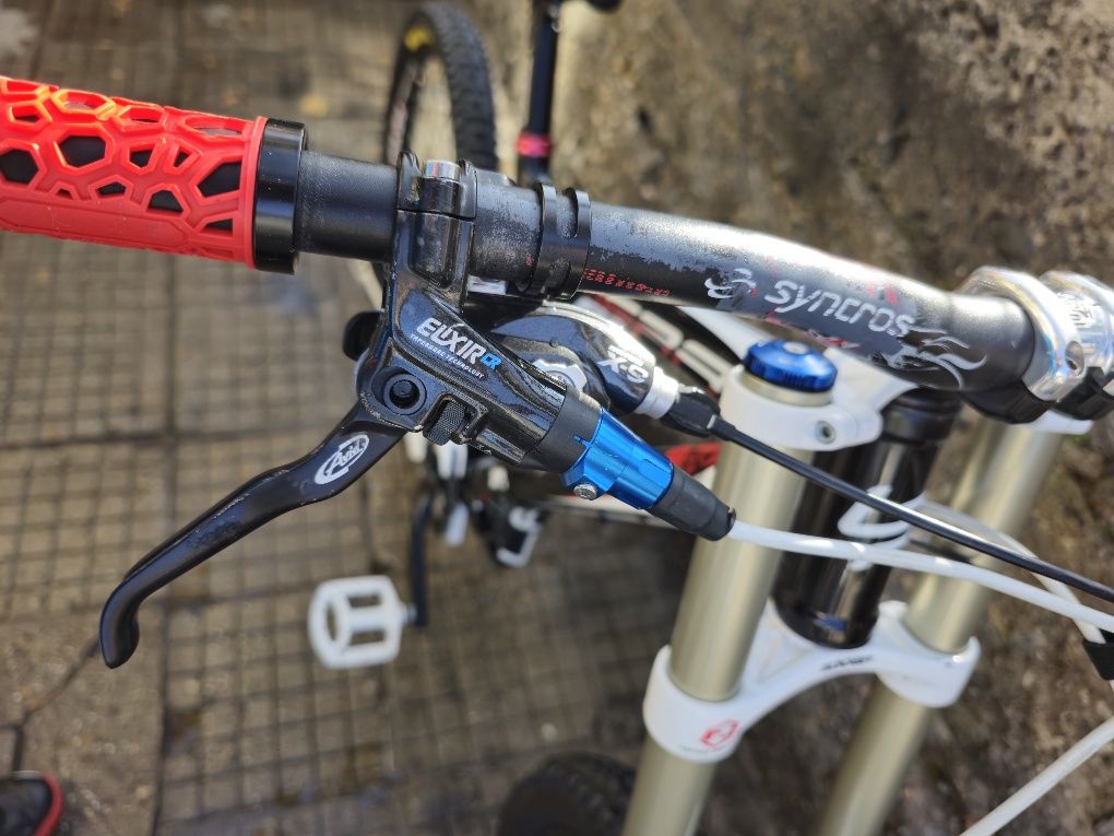 Downhill bike 26 La pierre Перфектен, Boxxer Rockshox, Fox dh. MAXXIS
