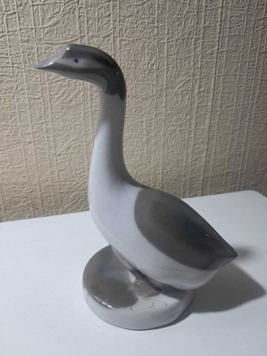 Фарфоровая статуэтка «Гусь»