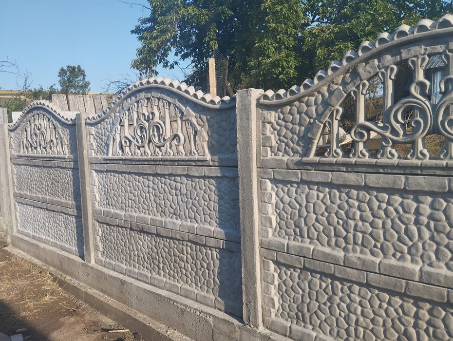 Placi pentru garduri din beton,armate.Transpirt Gratuit in tara!