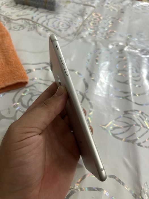 Продам Айфон 7 plus в отличном состоянии