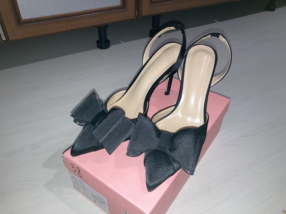 Продам туфли на каблуке