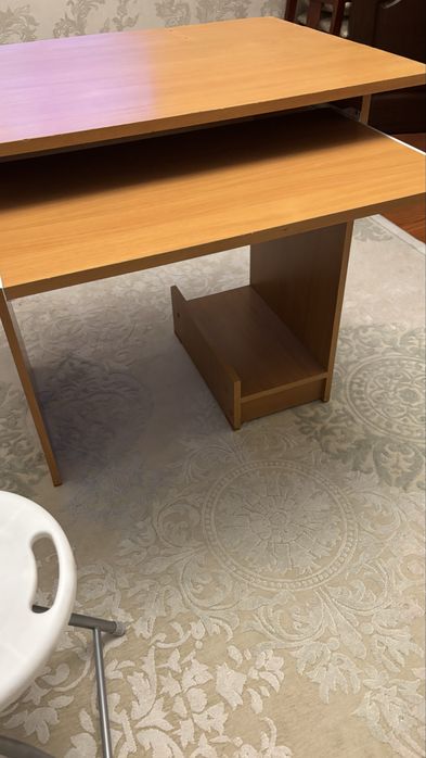 Стол компьютерный