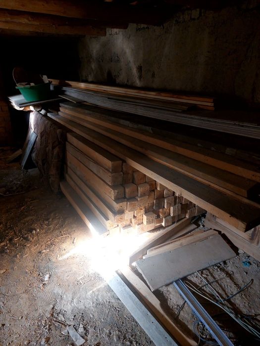 Brus strapila sotiladi