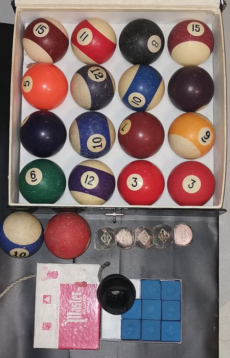 1 set bile originale masa biliard englezeasca,creta,suport creta