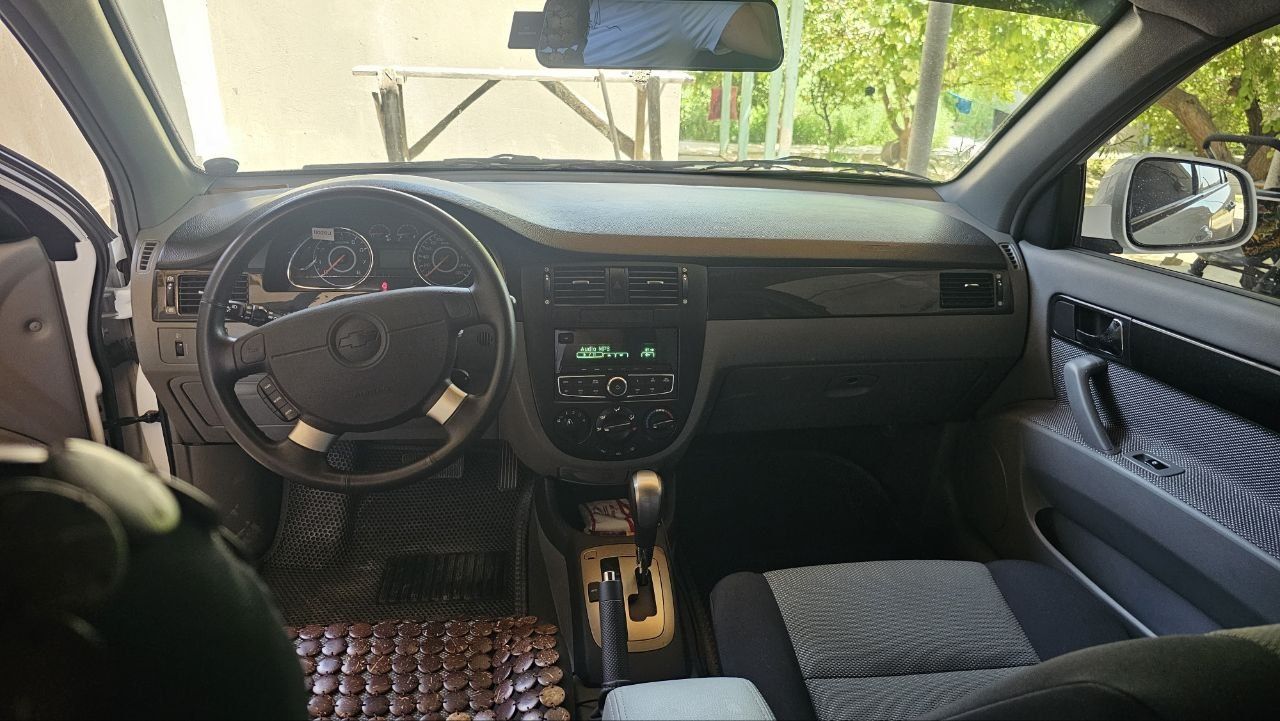 Chevrolet Gentra AT