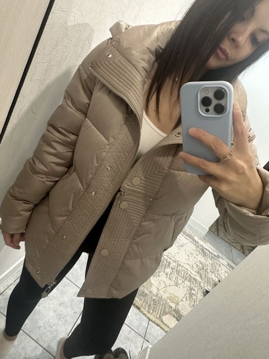 Продам зимнюю куртку в идеальном состояние