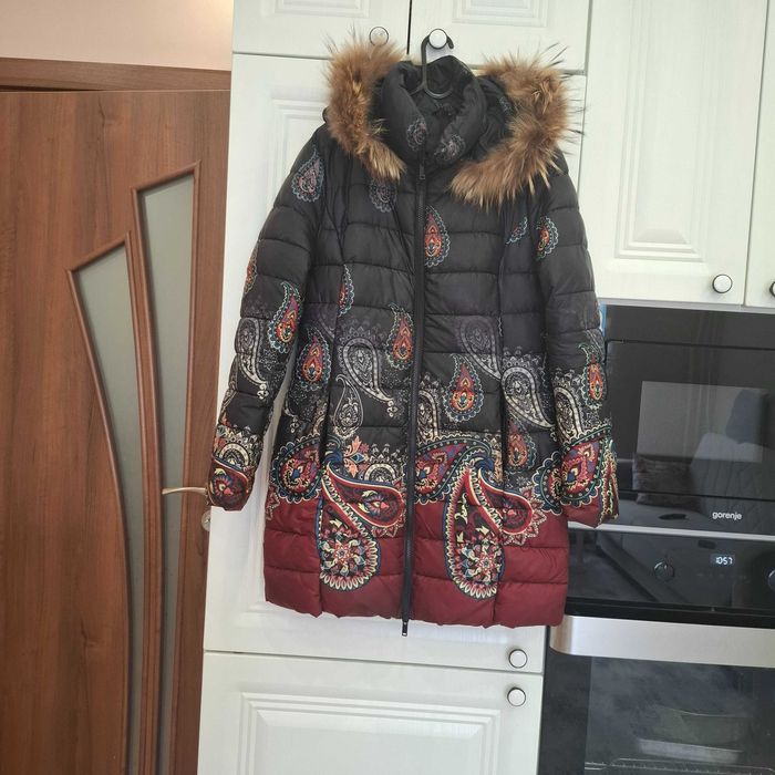 Дамско яки М размер запазена