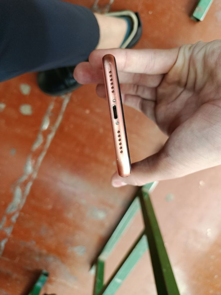 Iphone xr sotiladi