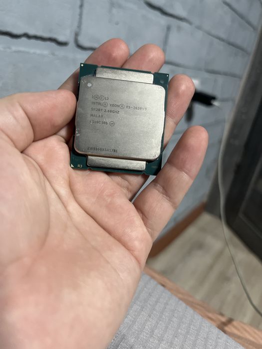 INTEL xeon E5-2620 V3