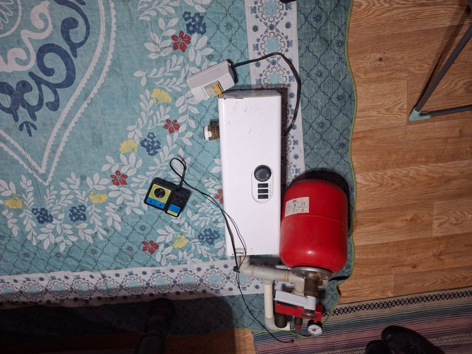 Электр катель почти что новые