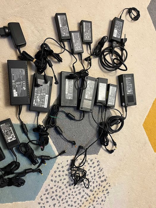 Incarcatoare laptop Acer, diferite mufe si puteri , Suceava