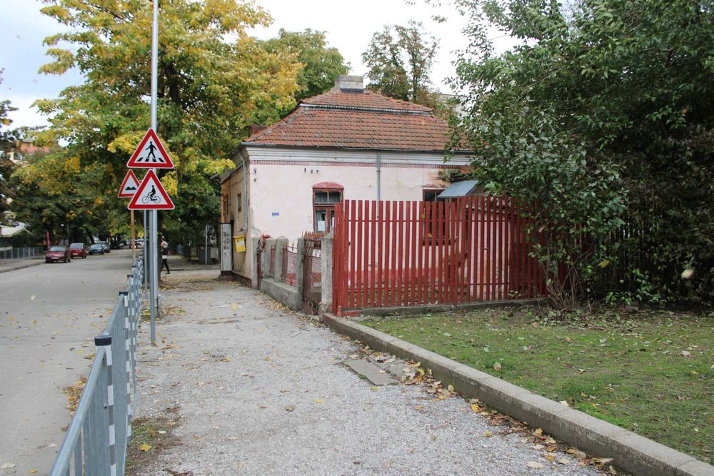 Продава жилищна сграда с магазин в Силистра