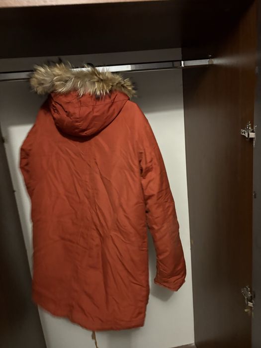 Одежды верхние, платья, юбки, брюки, футболки