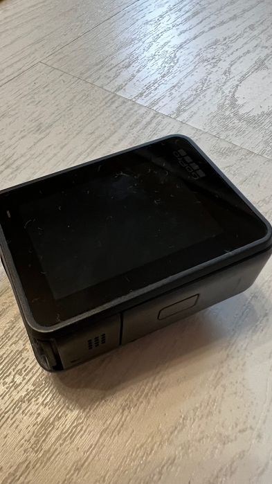 GoPro Hero 7 Black – defect, pornește, ecran pixelat+carcasă protecție