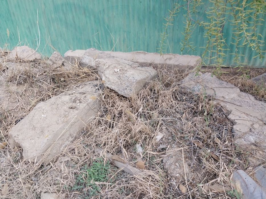 Бетонные обломки